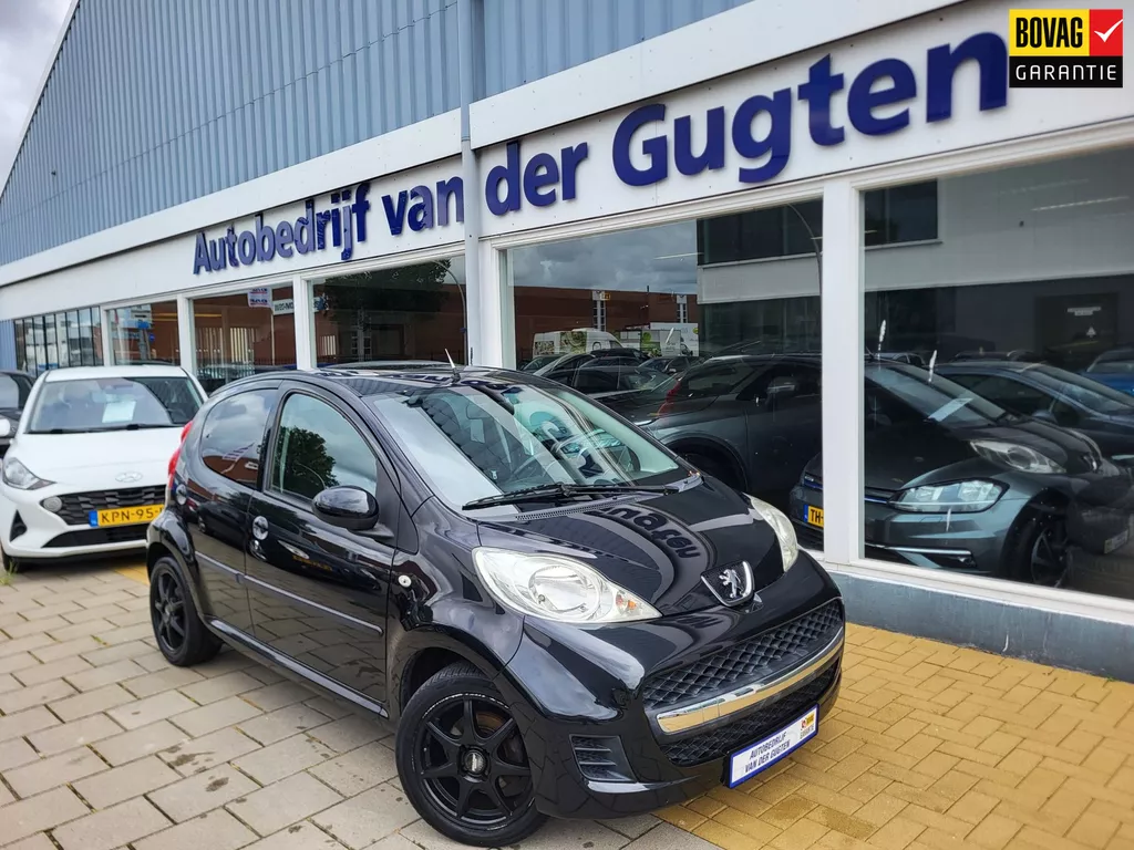 Peugeot 107 1.0-12V Sportium / Airco / Lichtmetalen velgen / eEek. ramen / Elek. schuifdak /