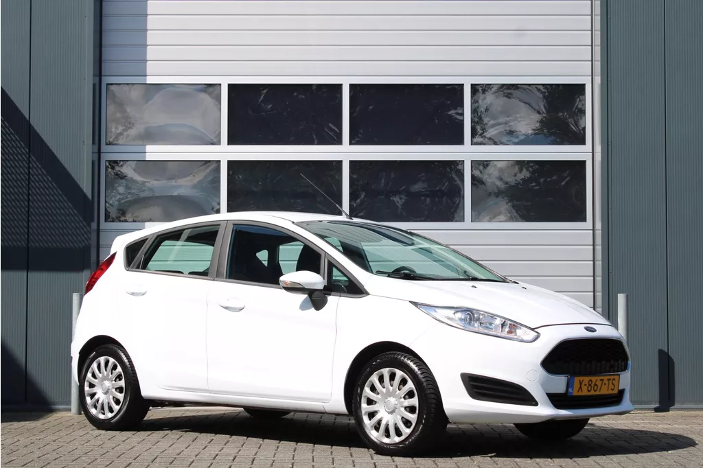 Ford Fiesta 1.0 Style Ultimate 5-Deurs Airco/Navi/Bluetooth/LED/RadioCD.USB/Elek.Ramen/C.V./Isofix/APK:30-01-2027