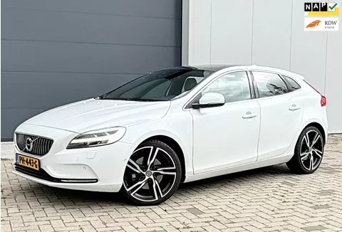 Volvo V40 2.0 D2 Nordic+ Panorama Navi Camera Nieuwe banden en velgen