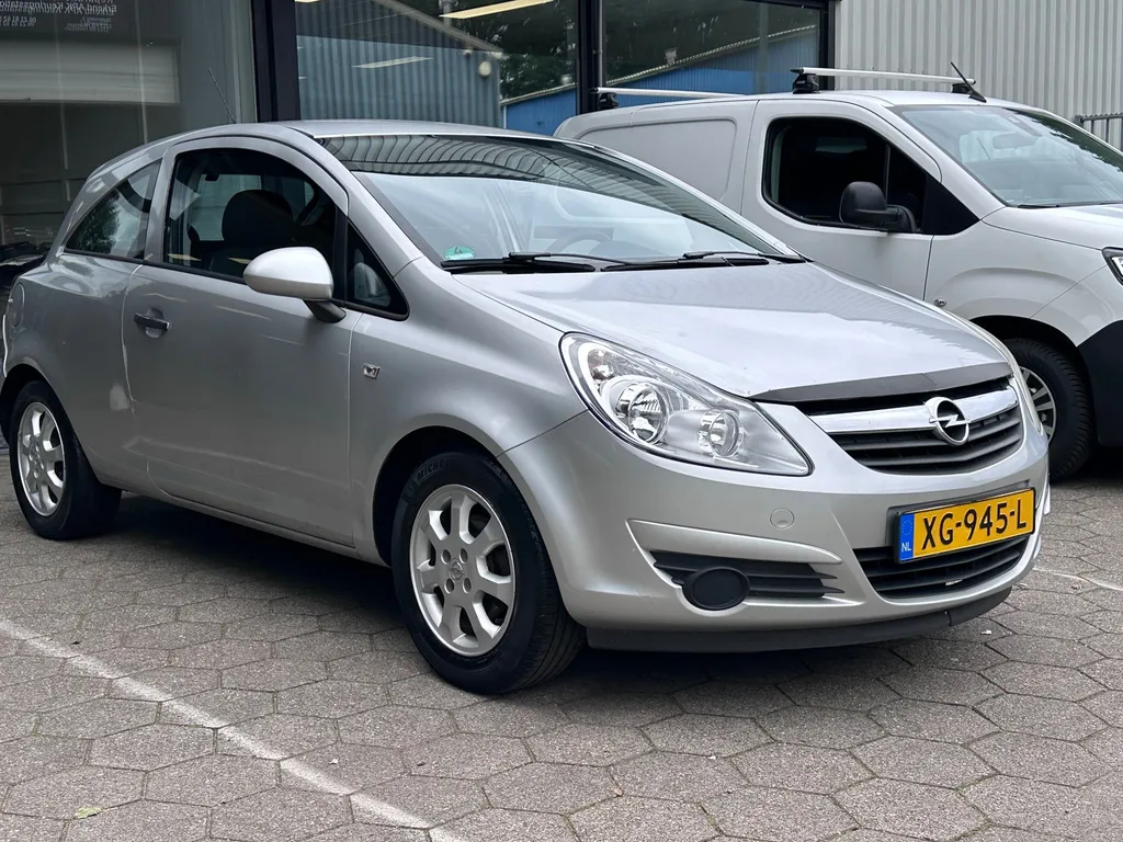 Opel Corsa 1.2-16V Essentia/ LPG-G3/