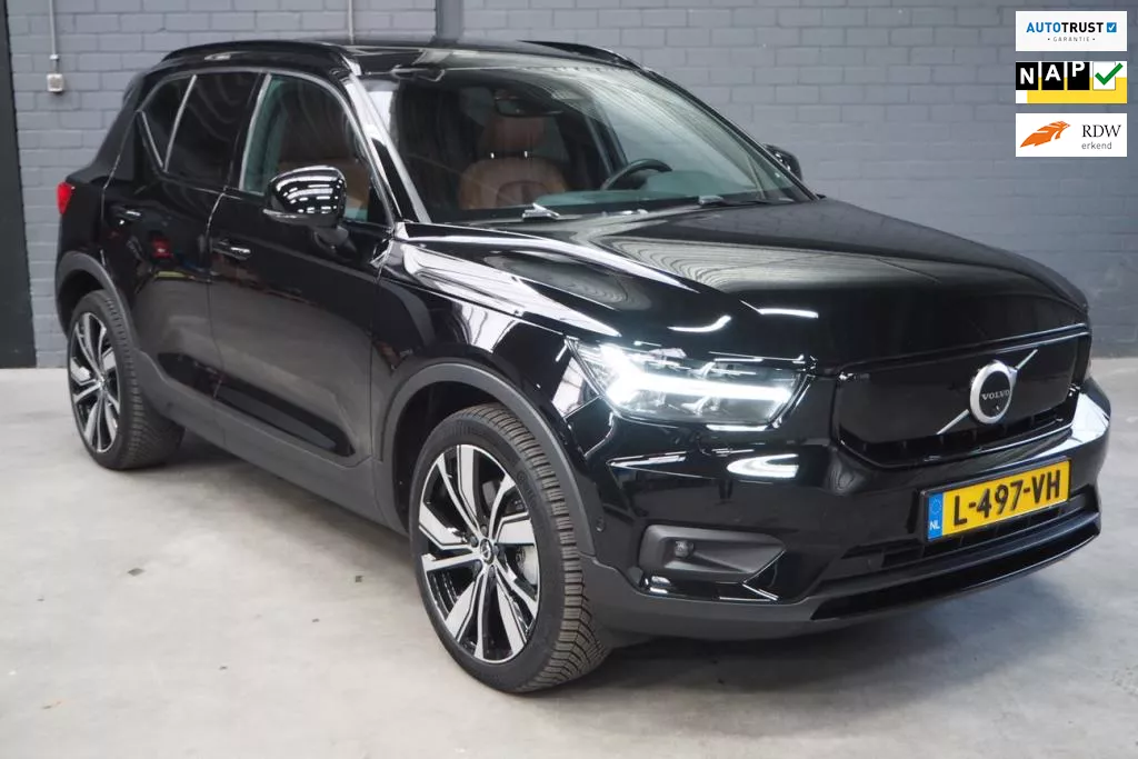 Volvo XC40 Recharge Twin Pro -Schuifdak-cognac leder