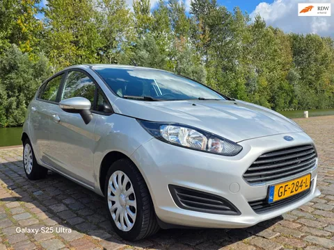 Ford Fiesta 1.0 Style start stop 2e eigenaar airco navigatie elektrische ramen cv op afs