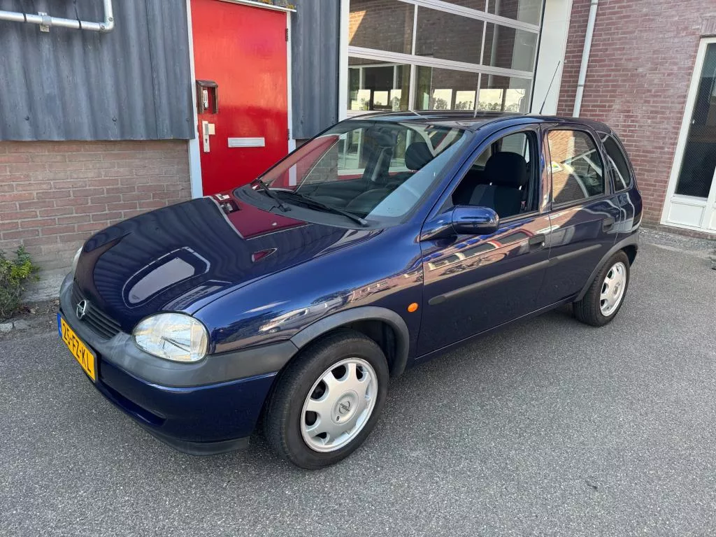 Opel Corsa 1.2i-16V Onyx CDX Automaat 43000KM Airco 5 Deurs