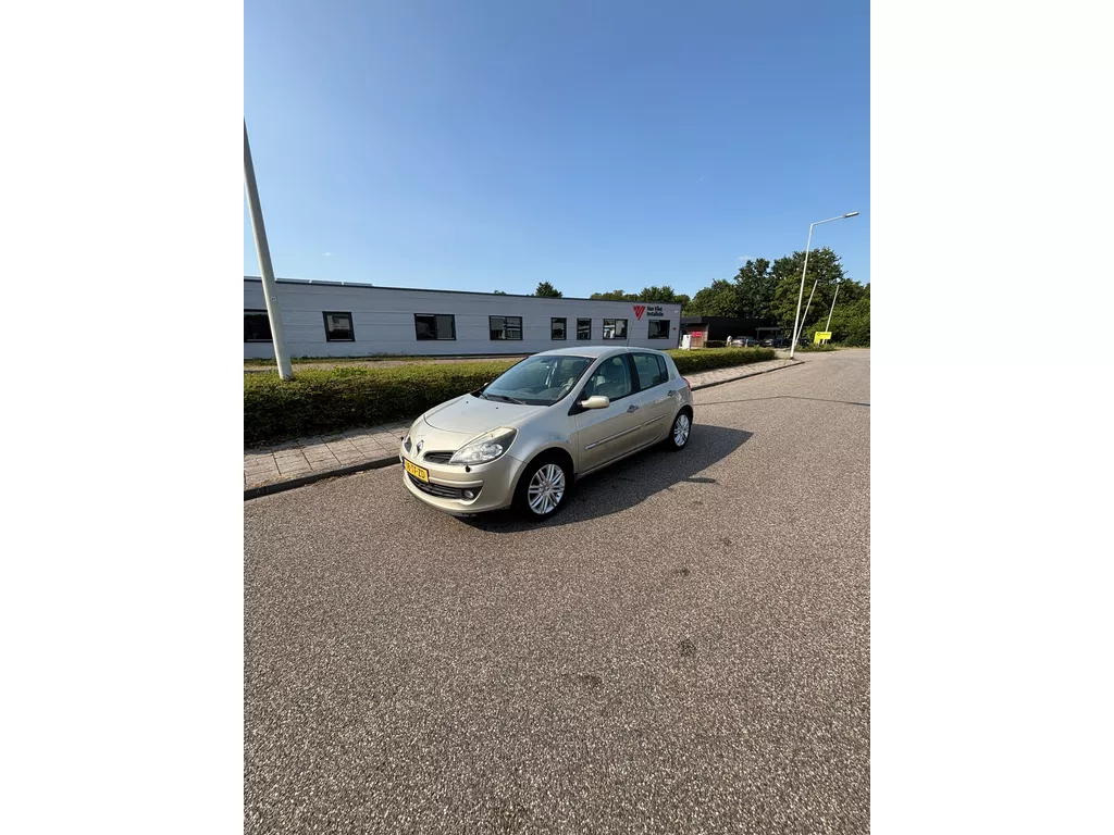 Renault Clio 1.6-16V Initiale 5-deurs AIRCO