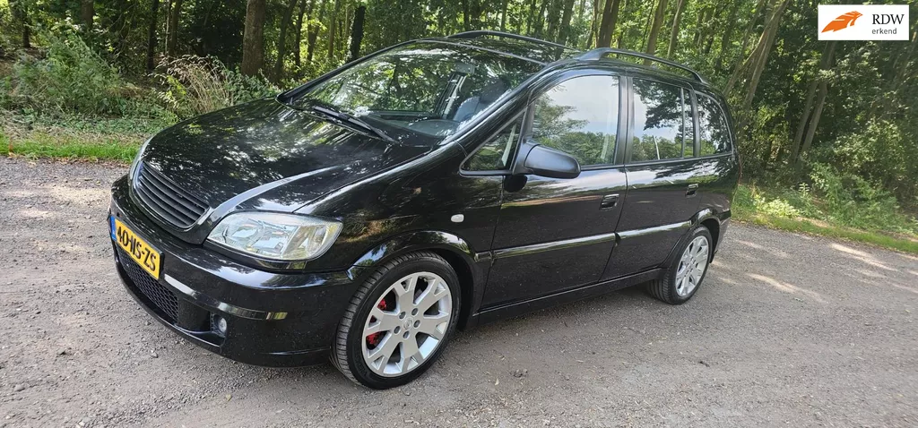 Opel Zafira 2.0-16V OPC