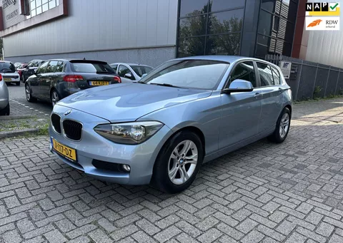 BMW 1-serie 114i EDE prachtige auto met veel optie