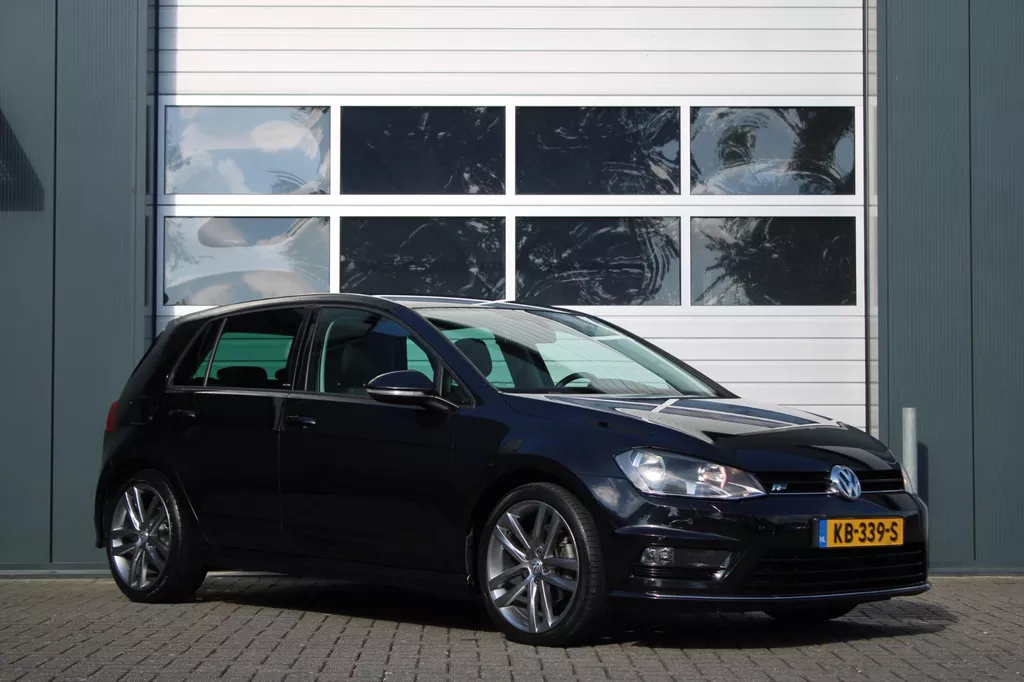 Volkswagen Golf 1.4 TSI Connected Series R-Line DSG Clima/Cruise/Navi/Bluetooth/Stoelverwarming/PDC/18"LM/Radio.AUX.USB/Isofix