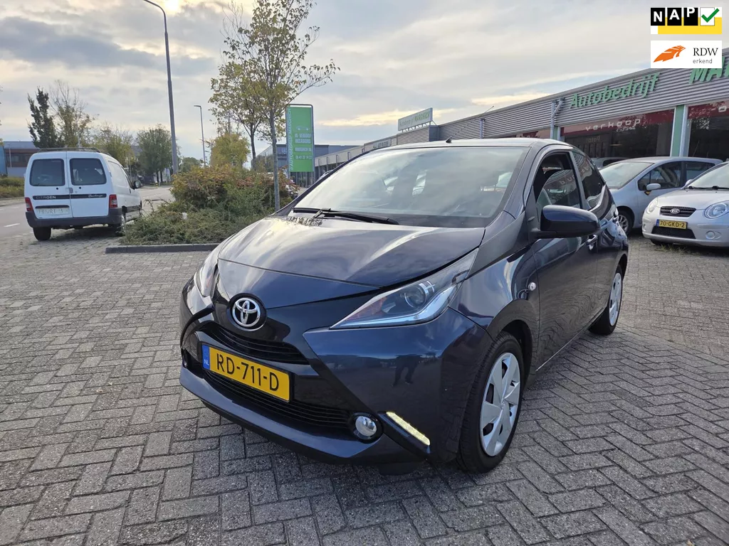 Toyota Aygo 1.0 VVT-i x-play|AIRCO|CAMERA|NAP|