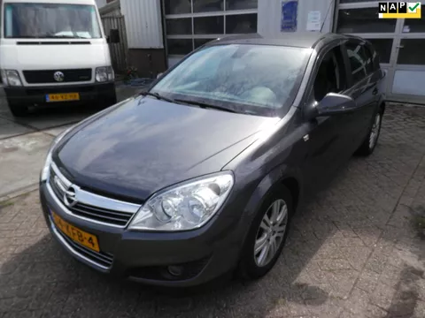 Opel Astra 1.7 CDTi Cosmo