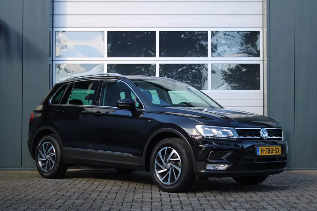 Volkswagen Tiguan 1.4 TSI ACT Highline 150pk DSG ACC/LaneAssist/Stoelverwarming/PDC/Apple/Android/Navi/Bluetooth/AUX.USB/LED/17"LM