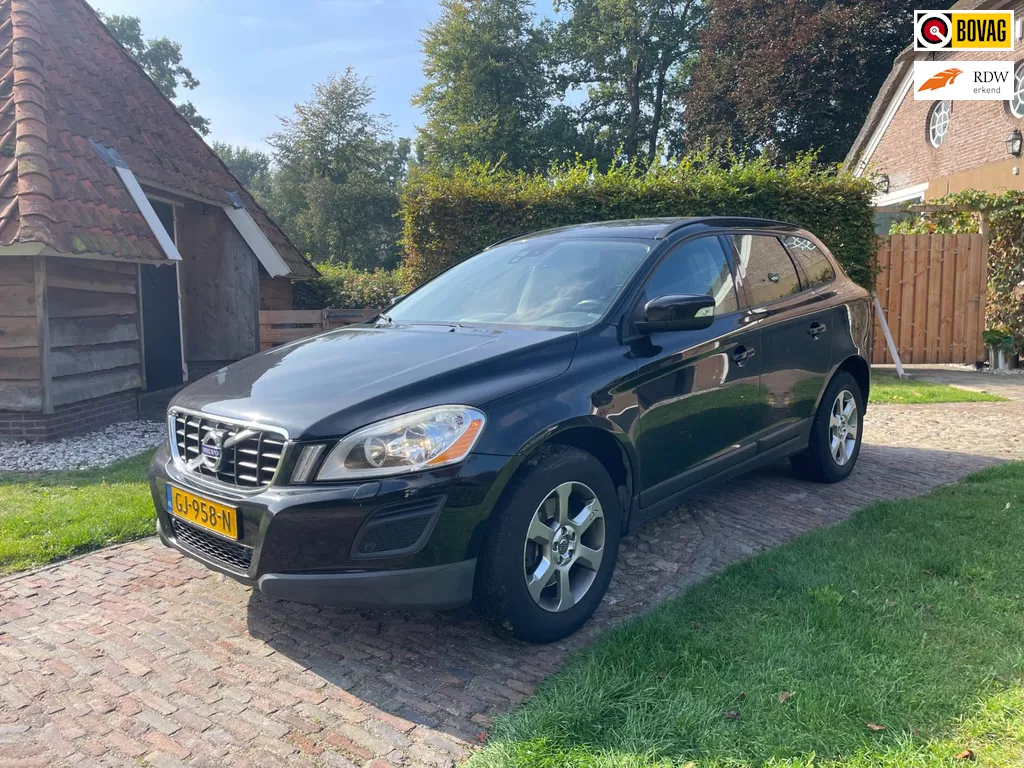 Volvo XC60 2.0T Momentum-NAVI-STOELVERW-AUTOMAAT-