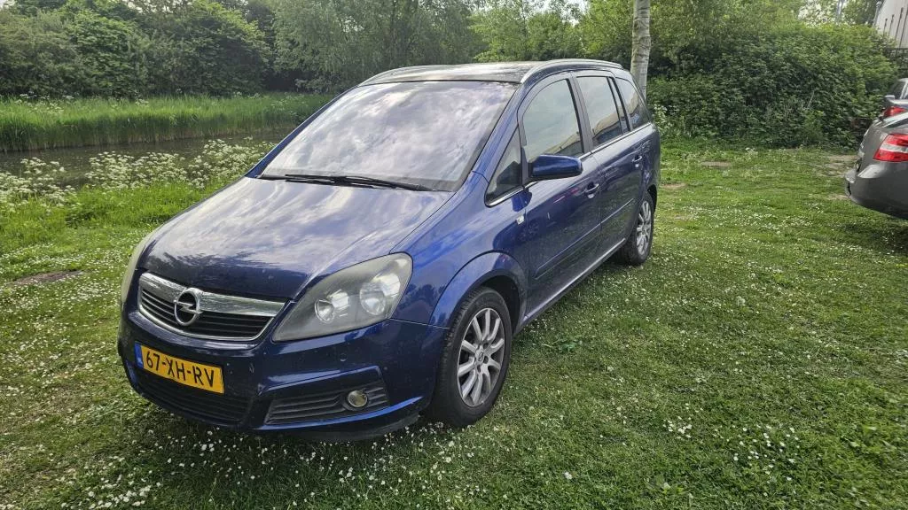 Opel Zafira 2.2 Executive