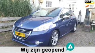 Peugeot 208 1.6 VTi Allure , Prachtige en sportieve auto APK tot 26-09-2026 met trekhaak/ panoramadak / sportstoelen