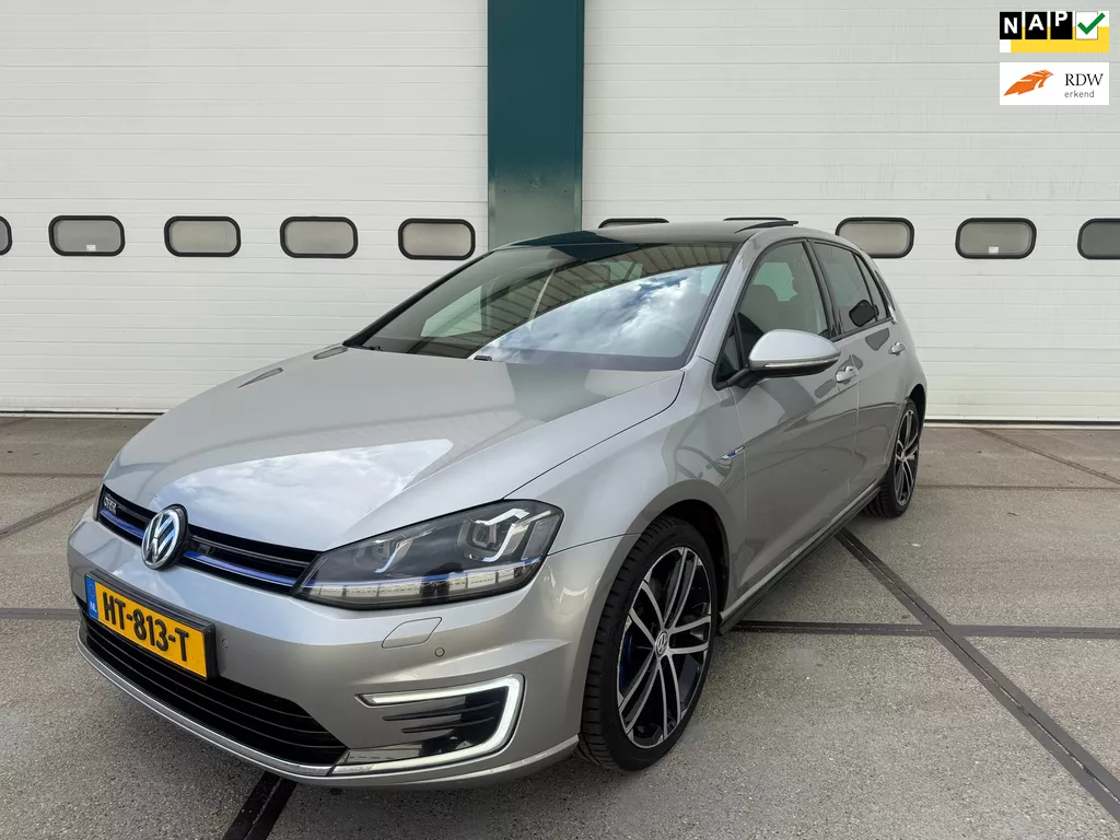 Volkswagen Golf 1.4 TSI GTE Pano! Leder!
