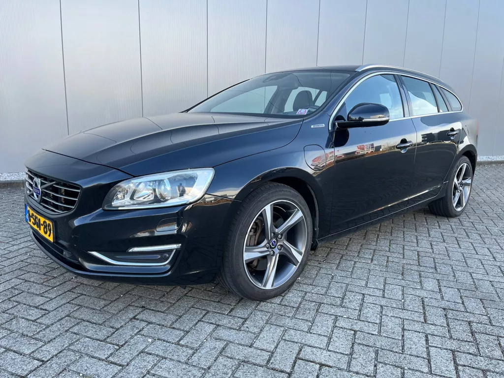 Volvo V60 2.4 D6 AWD Plug-In Hybrid Summum