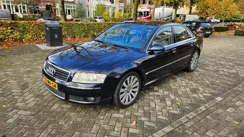 Audi A8 4.2 quattro Pro Line
