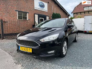 Ford Focus Wagon 1.0 Titanium ( Climate controle + Elektrische ramen + Nieuwe apk )