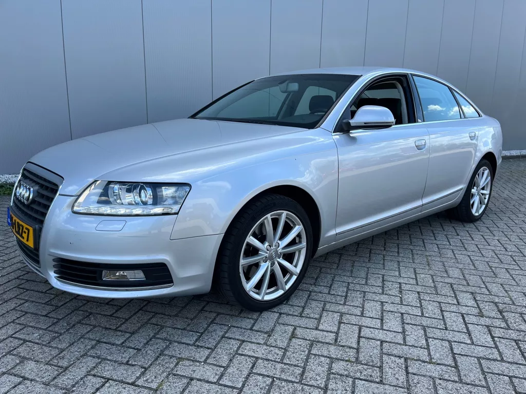 Audi A6 2.0 TDI Sedan Limousine/ EINDEJAARS AANBIEDING !!