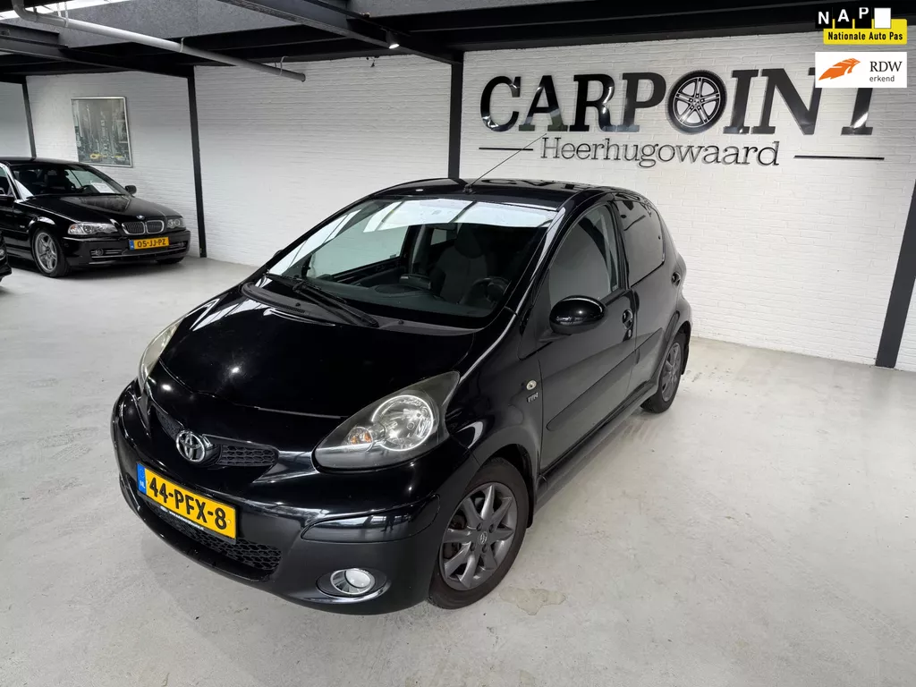 Toyota Aygo 1.0-12V Dynamic Navigator 2011 5-Deurs Airco Elek Pak Nw Koppeling NAP Lm Velgen