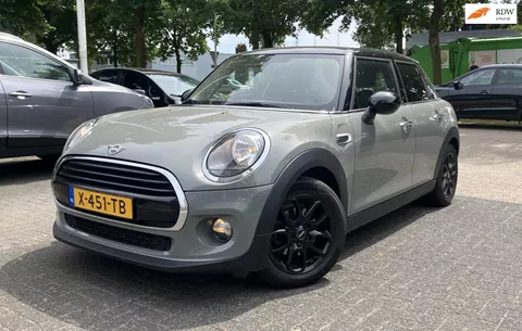 Mini Cooper 1.5 Salt Navi Carplay LM Airco