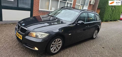 BMW 3-serie Touring 318i Executive HANDEL/EXPORT RIJDT PERFECT