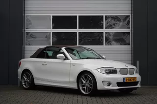 BMW 1-serie Cabrio 118i Exclusive Edition 143pk Airco/Cruise/Stoelverwarming/Bluetooth/Leder/PDC/RadioCD.AUX.USB/18"LM/Parelmoer