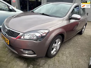 Kia Cee'd 1.6 CVVT X-ecutive