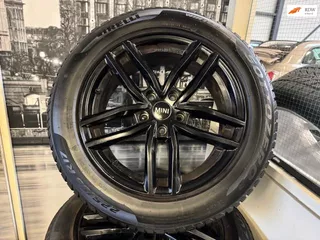 Mini Mini Countryman : winterset lichtmet. 17 inch Pirelli