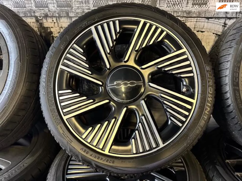 Fiat 500 e: complete winterset 17 inch lichtmetaal Falken