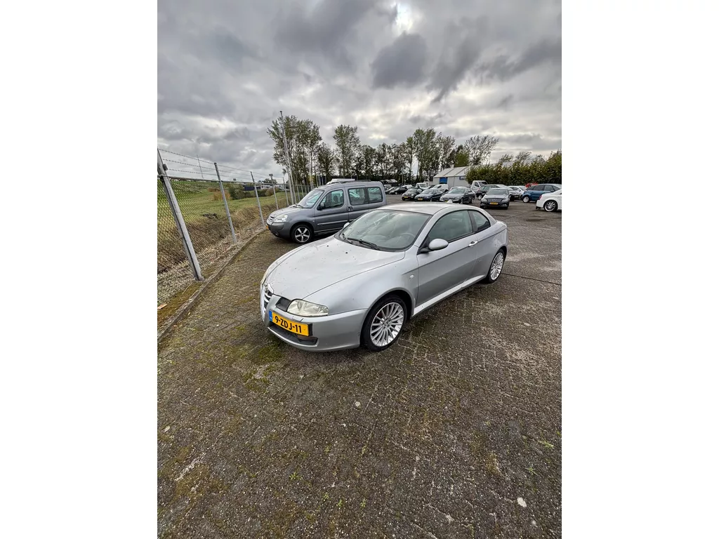 Alfa Romeo GT 2.0 JTS '' MOOIE AUTO / MOTOR DEFECT "