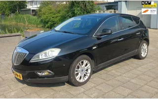 Lancia Delta 1.4-nieuwe apk,airco, navigatie, cruise Controle, aluminium velgen