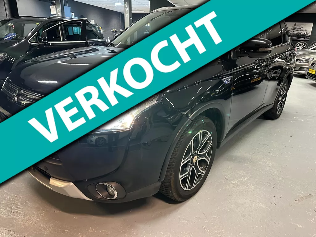 Mitsubishi Outlander 2.0 PHEV Executive Edition Sport-Line Camera Xenos.