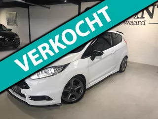 Ford Fiesta 1.6 ST2 210PK 2015 Facelift Dikke Auto Leer Sportstoelen Recaro Xenon Volledig Dealer O.H Zeer mooie Snelle auto
