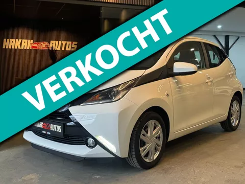 Toyota Aygo 1.0 VVT-i x-play | Automaat | Navi | Cruise | Camera | Led
