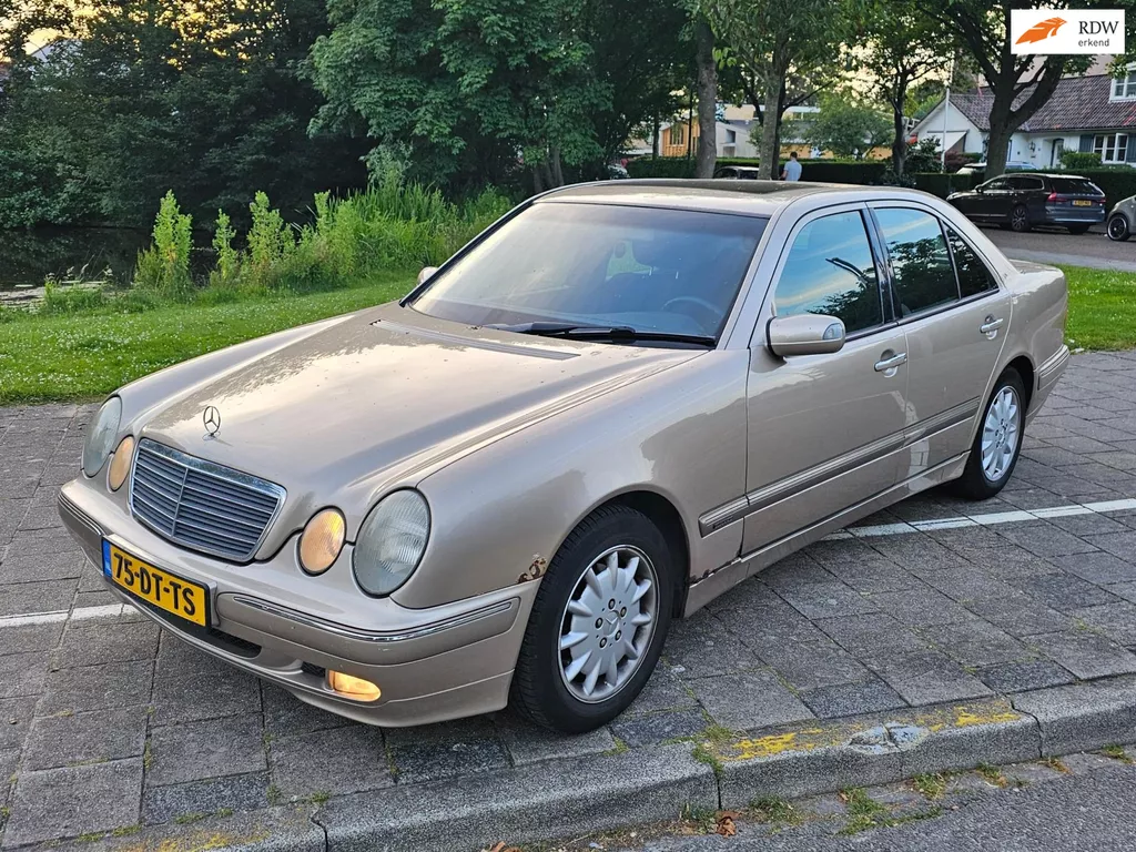 Mercedes-Benz E-klasse 280 Avantgarde aut NL geleverd