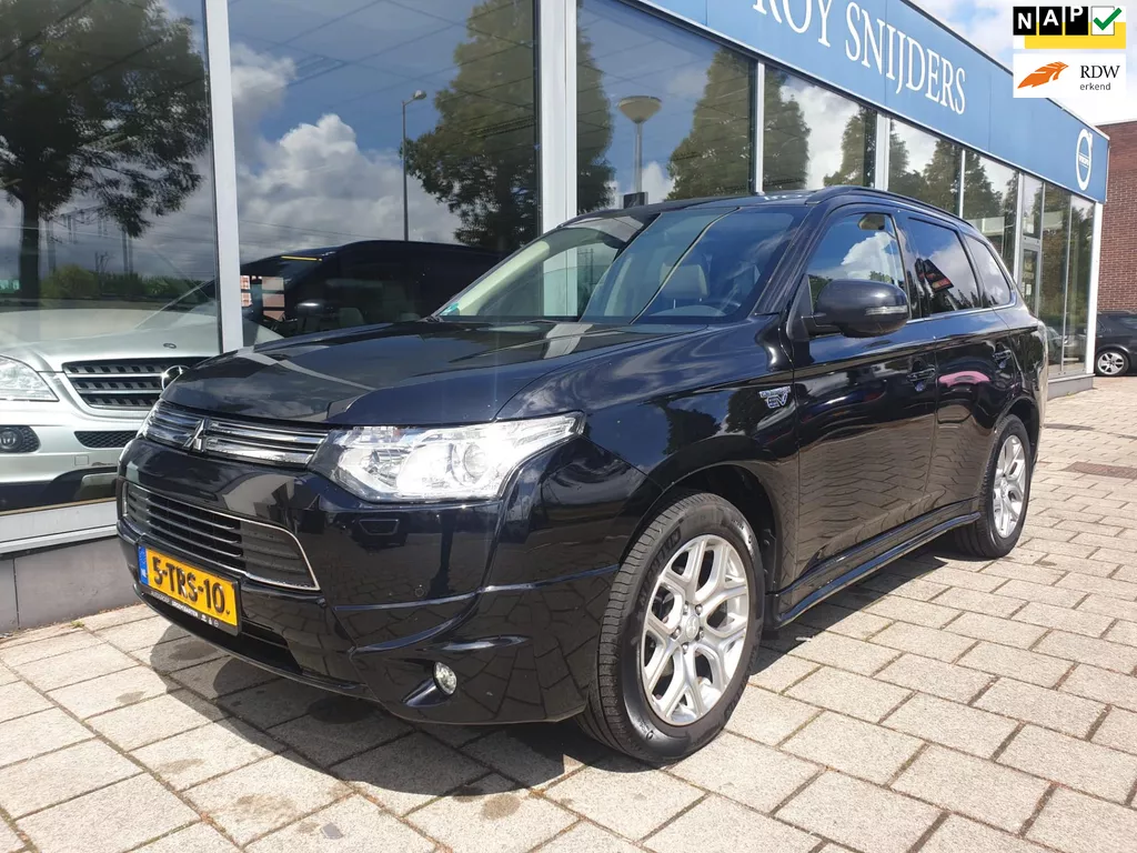 Mitsubishi Outlander 2.0 PHEV Instyle+ Schuifdak, Stoelverw. Trekhaak