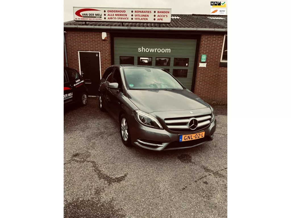 Mercedes-Benz B-klasse 180 complete dealer historie