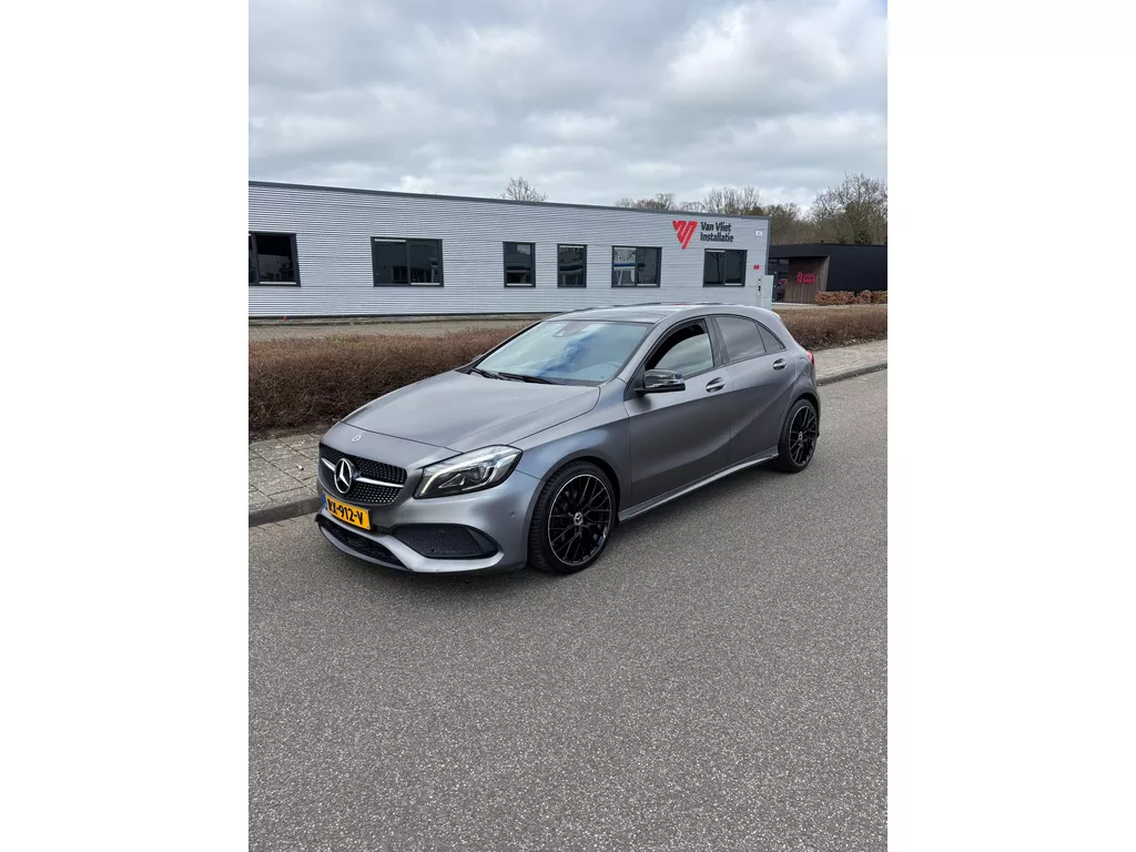 Mercedes-Benz A-klasse 200 d Business Solution AMG