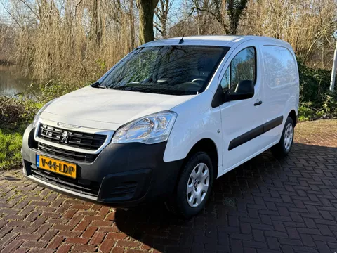 Peugeot Partner Electric automaat ,1 Eig , 15000 km b.j. 1-2020 ,Navi ,Camera ,PDC