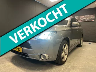 Mitsubishi Outlander 2.0 PHEV Instyle Camera Sandstone lederen bekleding NAVI OPENDAK 32 km volledig elektrisch