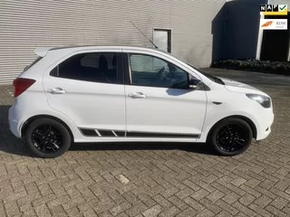 Ford KA+ 1.2 Trend Ultimate Sport LM-velgen zwart dak sportieve auto