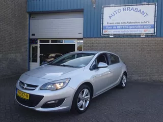 Opel Astra 1.4 Cosmo