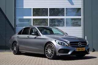 Mercedes-Benz C-klasse 180 AMG Sport Edition Clima/Cruise/Navi/Bluetooth/Panodak/Burmester/Camera/PDC/LED/Leder/19"LM/Trekhaak