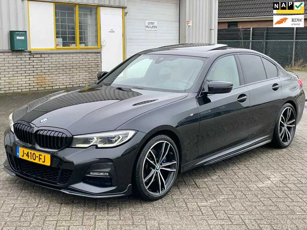 BMW 3-serie 330i 259 PK AUT Bj 2019 High M-Sport Schuifdak Head-Up Keyless-Go Leder Virtual Display Sfeer Xenon Laser Led 19 Inch