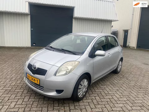 Toyota Yaris 1.0 VVT-i Terra / 5drs /