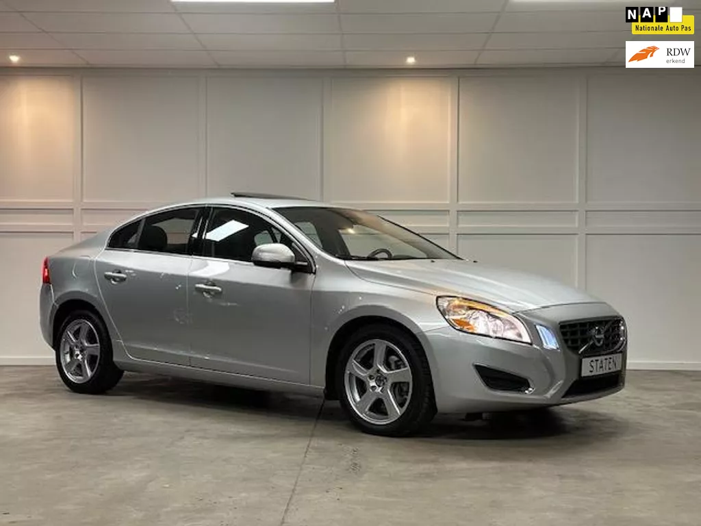 Volvo S60 2.5 T Sports Edition / 240 PK / Leer / 2012