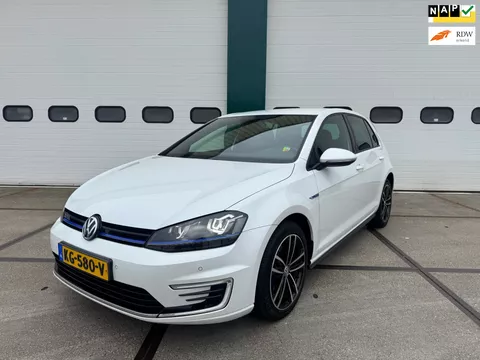 Volkswagen Golf 1.4 TSI GTE Connected Series