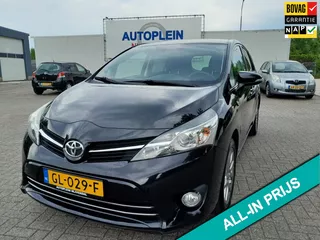 Toyota Verso 1.8 VVT-i Business nette in Nederland nieuw geleverde verso met trekhaak,navigatie,cruise controle in het zwart!