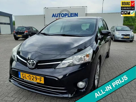 Toyota Verso 1.8 VVT-i Business nette in Nederland nieuw geleverde verso met trekhaak,navigatie,cruise controle in het zwart!