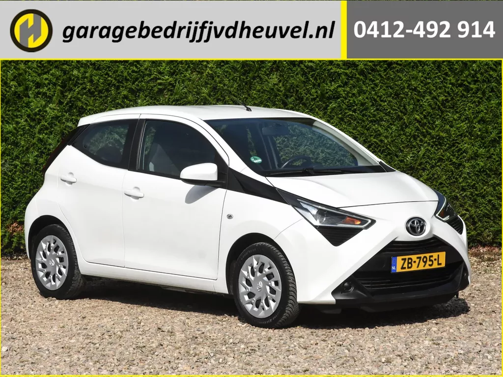 Toyota Aygo 1.0 VVT-i x-play / bekende historie / camera / airco / elek. ramen / audio bediening op het stuur / snelheidsbegrenzer